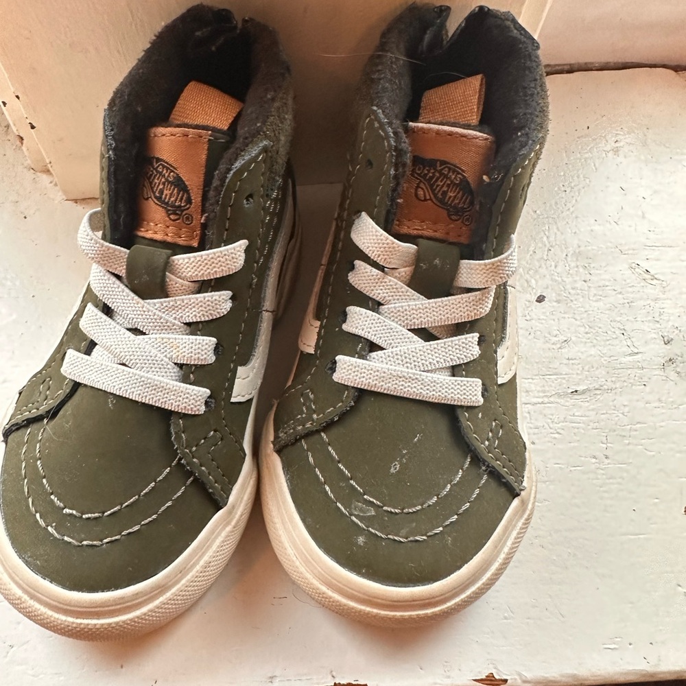 Vans Toddler MTE high top sneakers